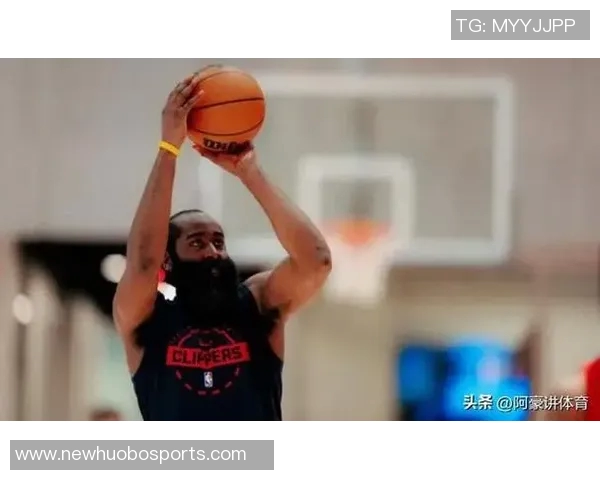 哈登全场表现亮眼贡献20分6板13助3断但7次失误影响球队节奏 哈登全场表现亮眼贡献20分6板13助3断但7次失误影响球队节奏