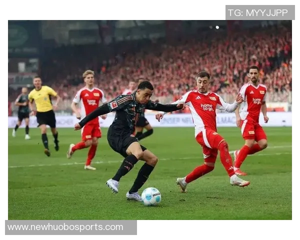 法媒报道曼联巴萨皇马争抢于帕拜仁仍在努力续约